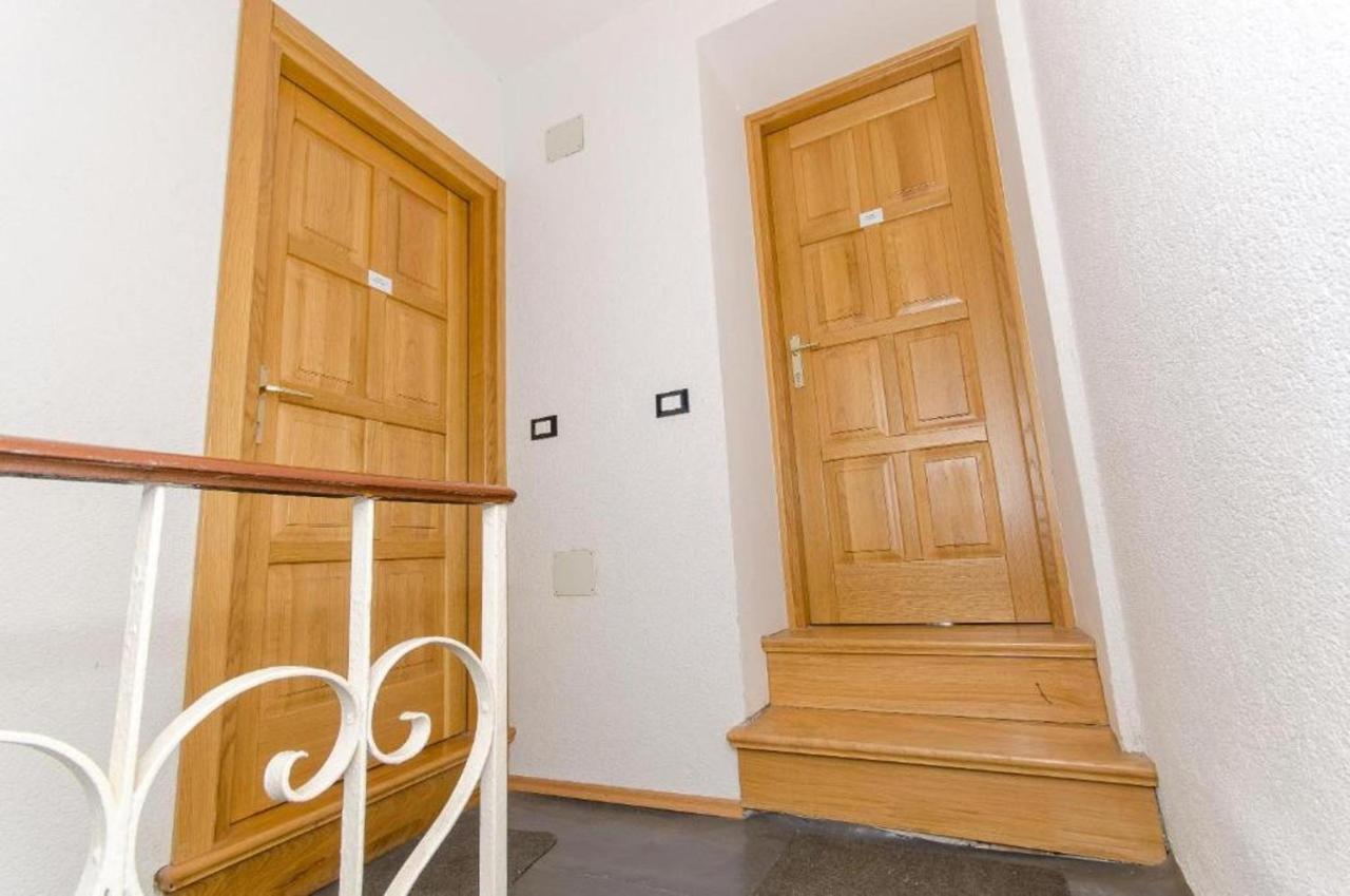 Augusta Apartment Rovigno Esterno foto