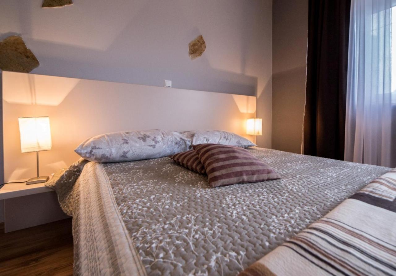 Augusta Apartment Rovigno Esterno foto
