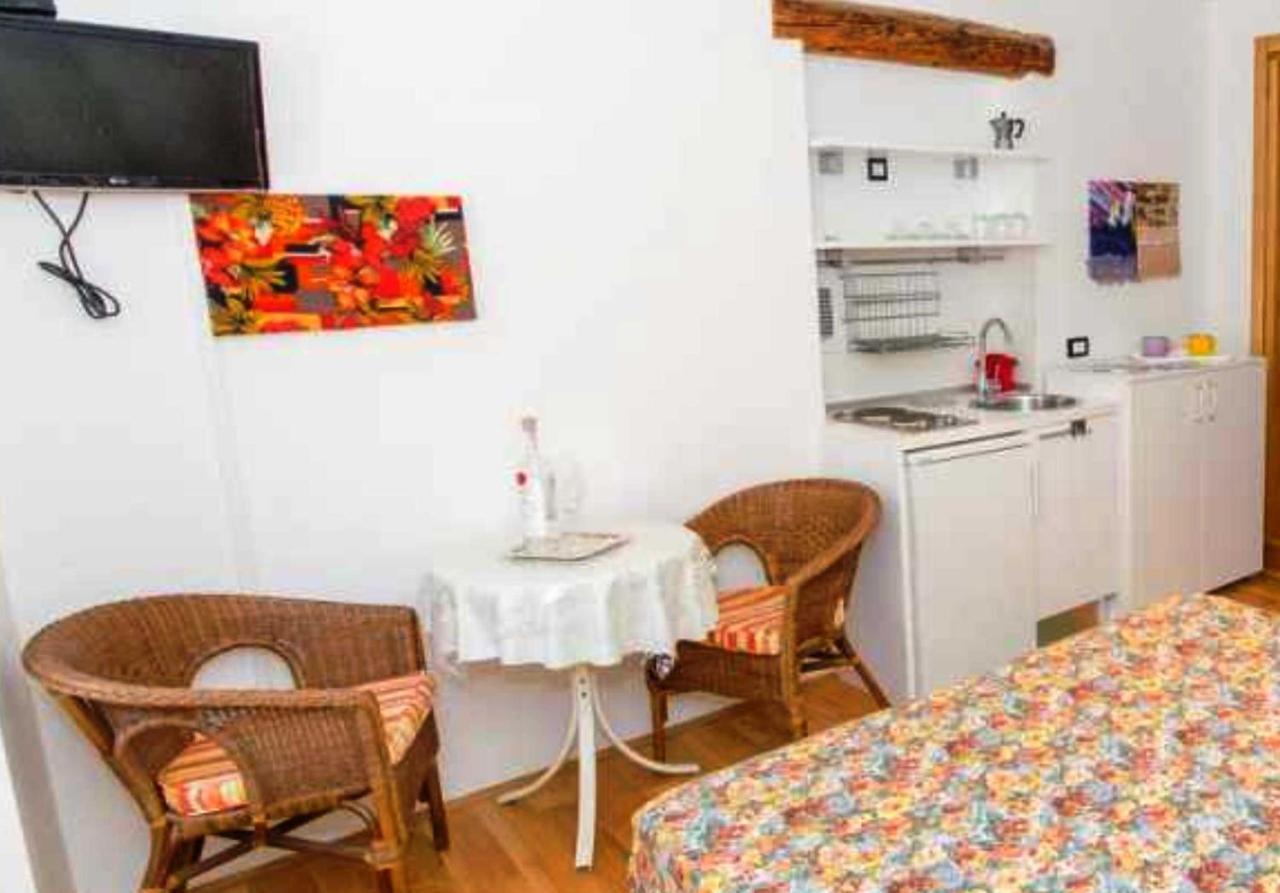 Augusta Apartment Rovigno Esterno foto