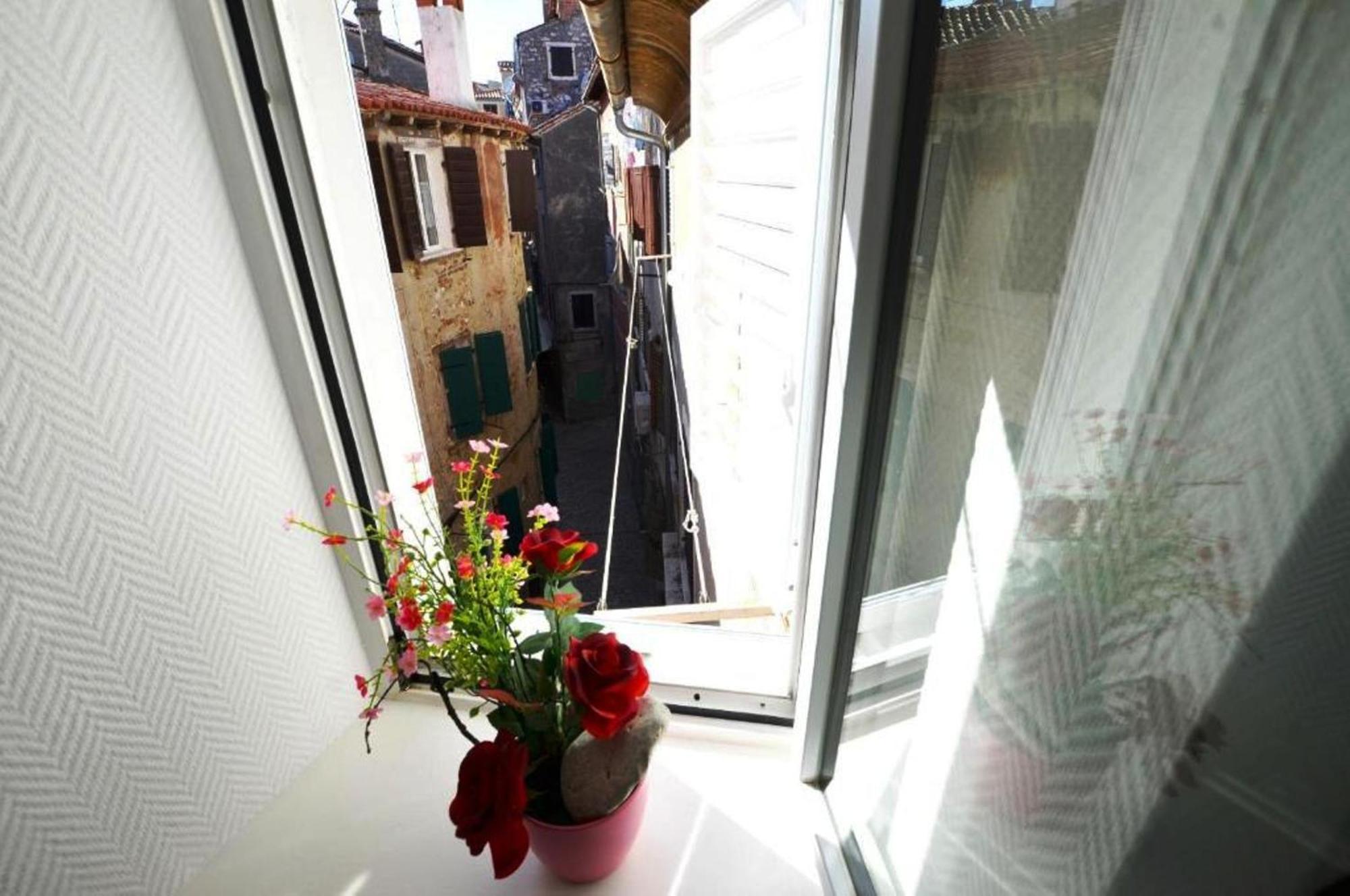 Augusta Apartment Rovigno Esterno foto
