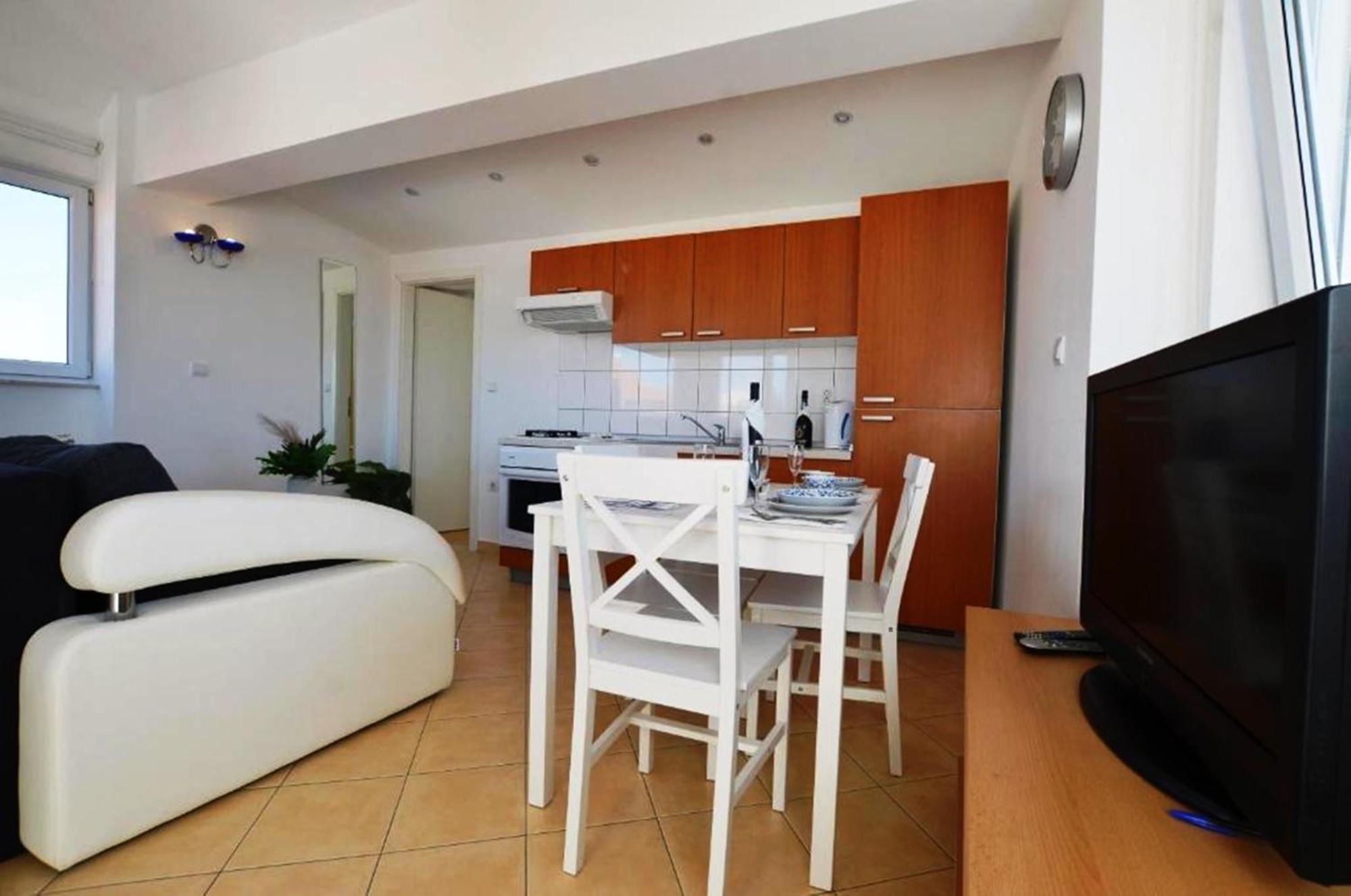 Augusta Apartment Rovigno Esterno foto
