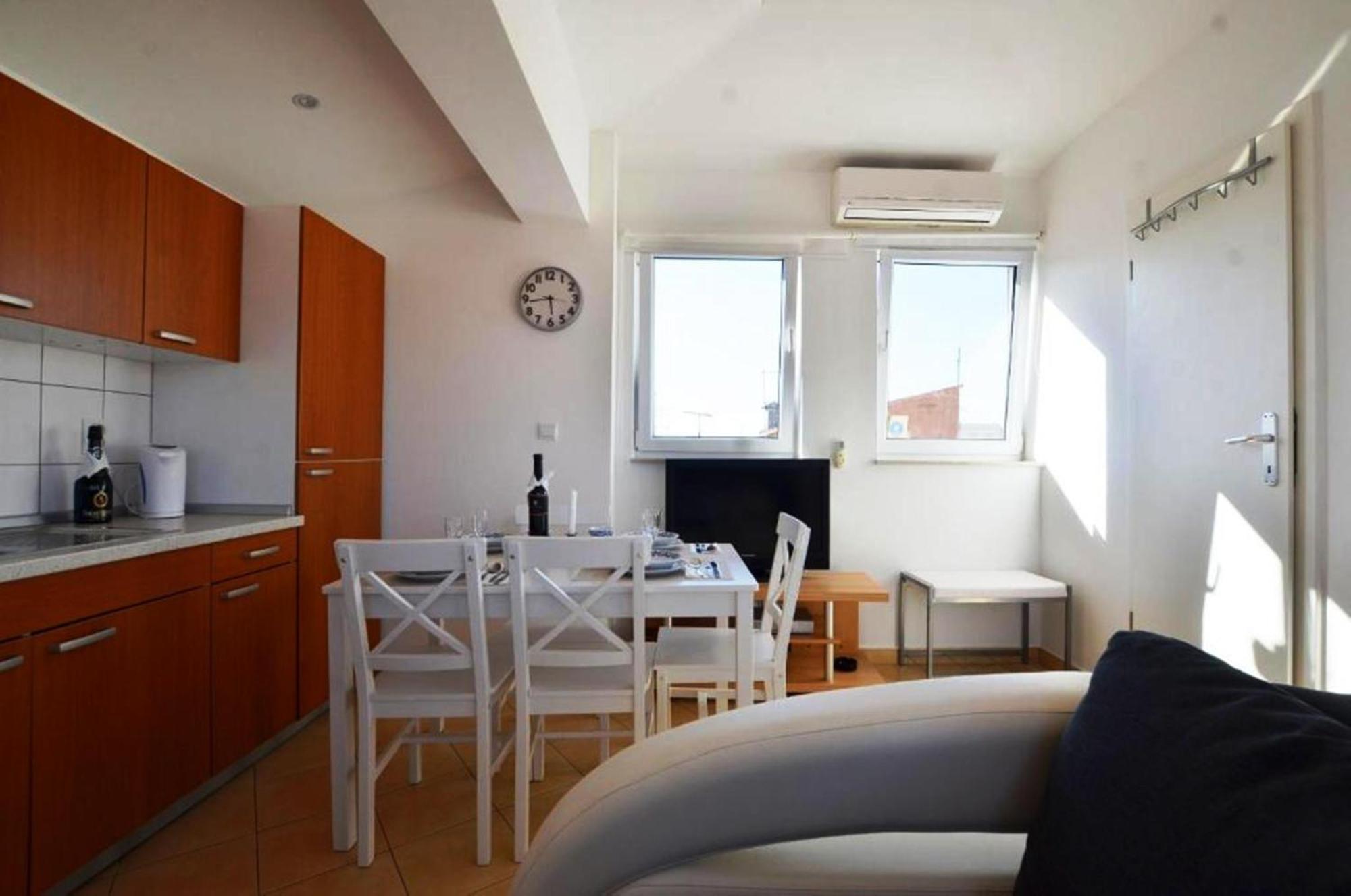 Augusta Apartment Rovigno Esterno foto
