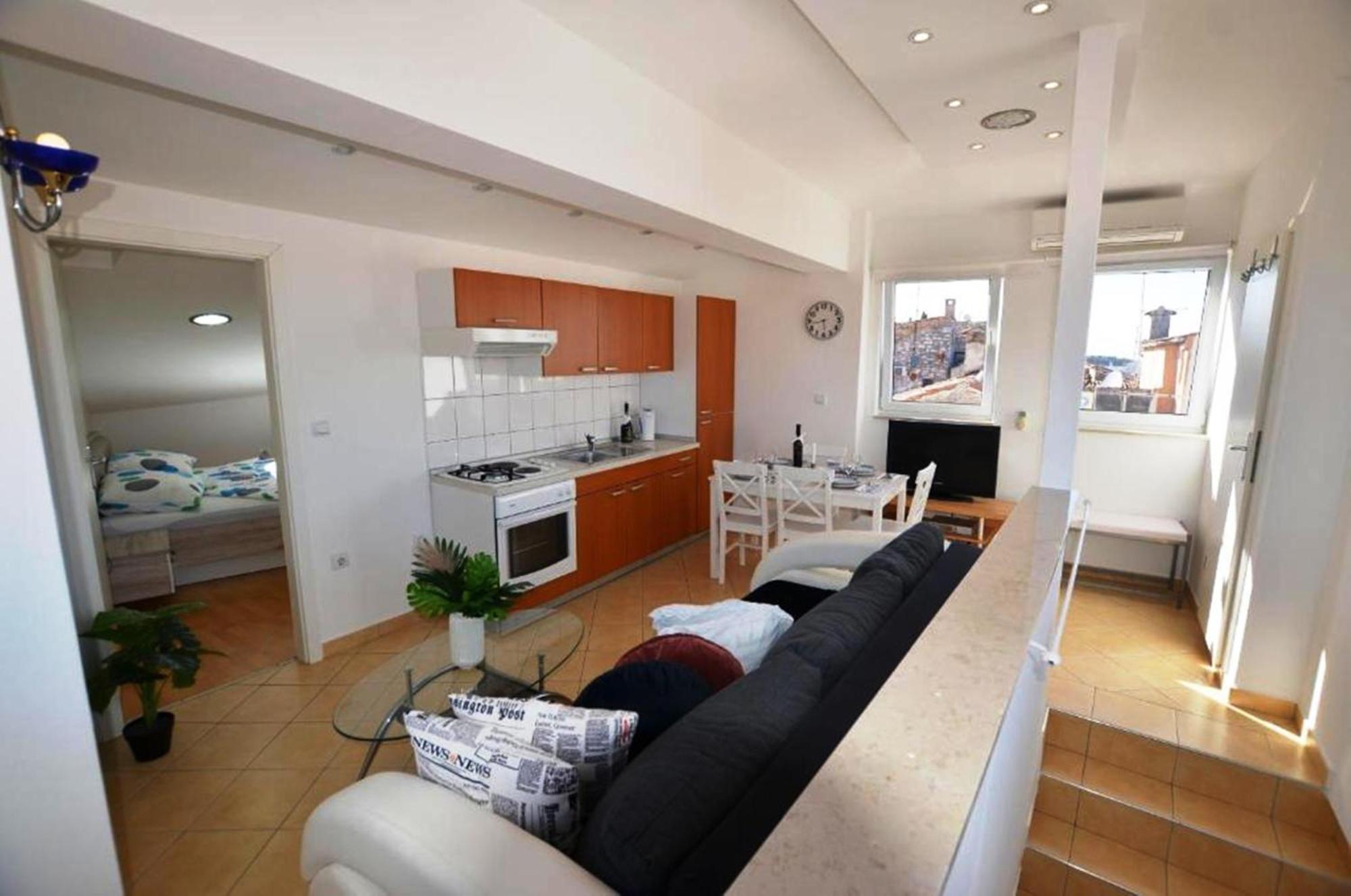 Augusta Apartment Rovigno Esterno foto