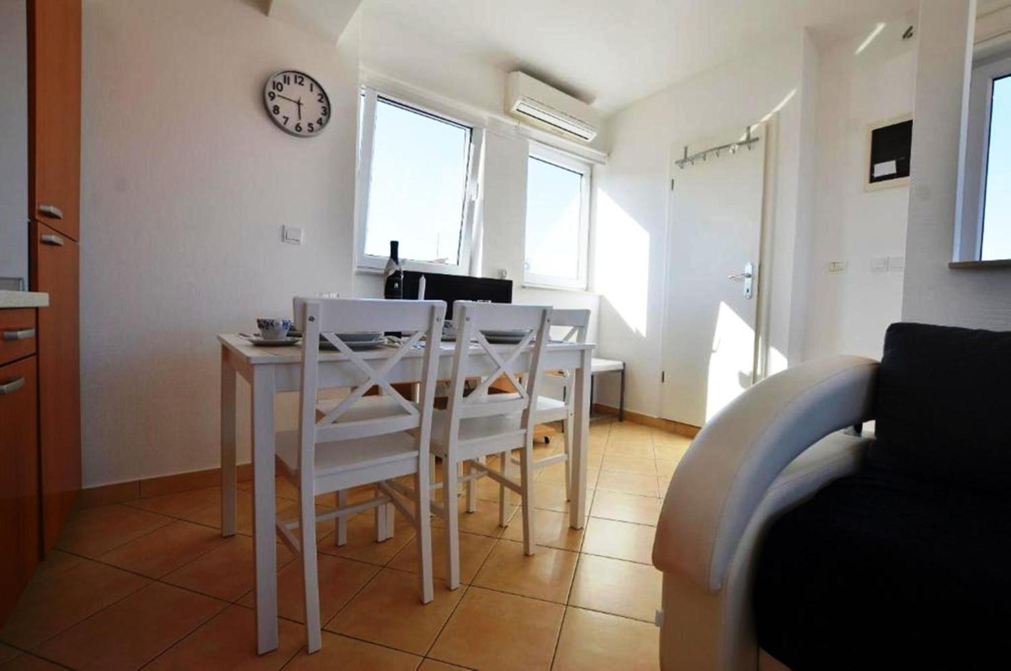 Augusta Apartment Rovigno Esterno foto