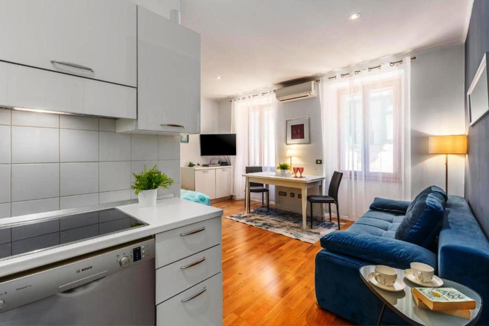 Augusta Apartment Rovigno Esterno foto