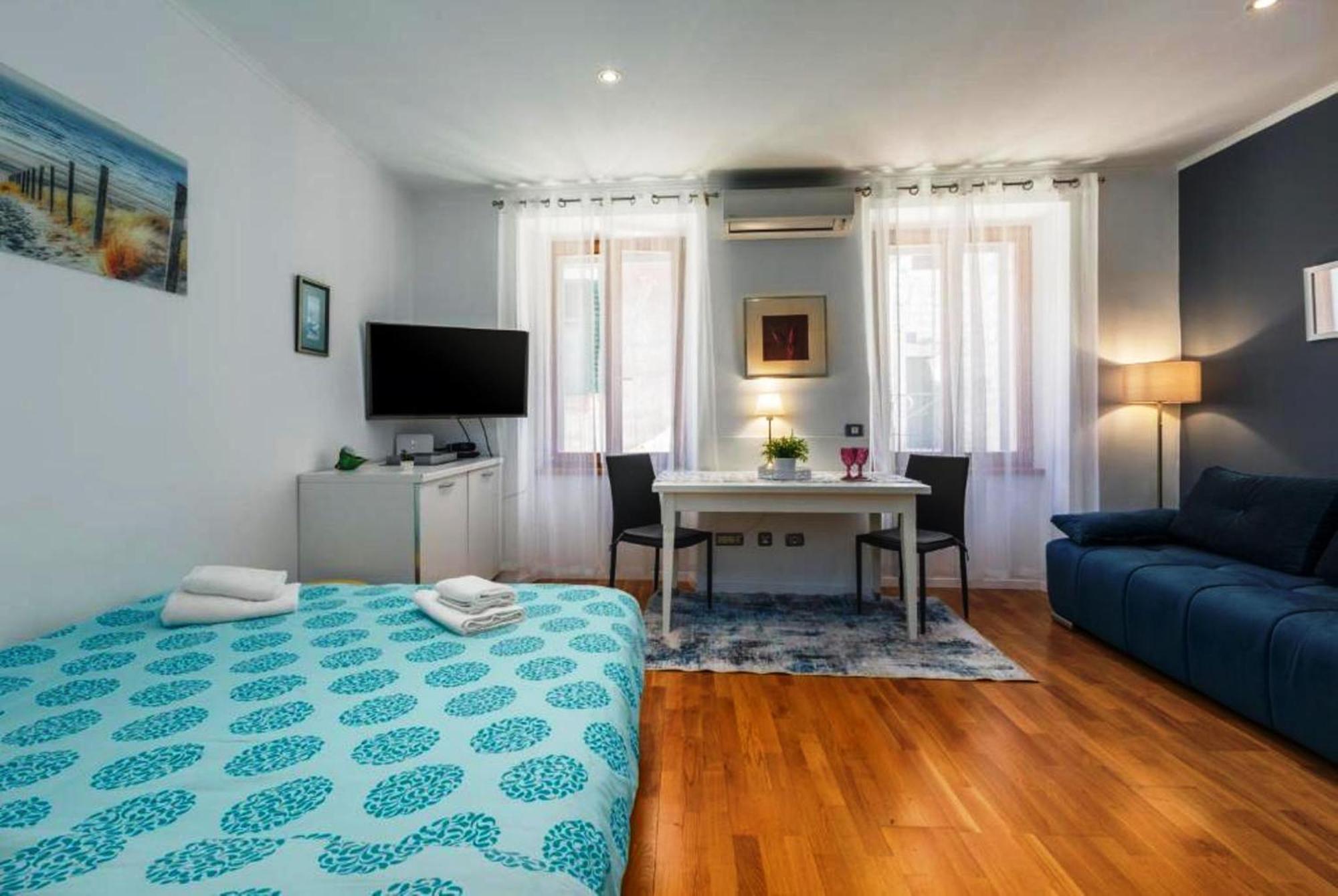 Augusta Apartment Rovigno Esterno foto