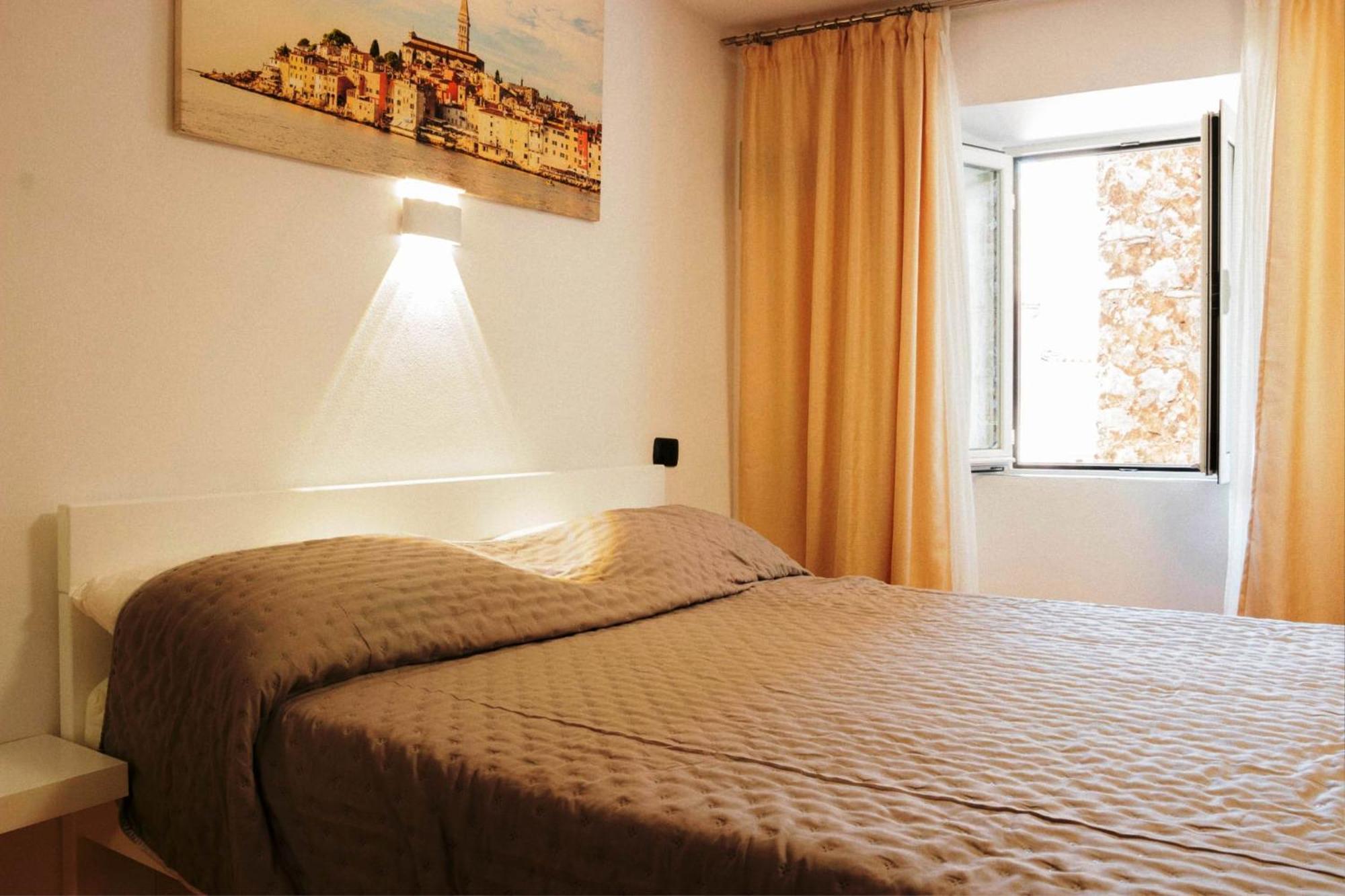 Augusta Apartment Rovigno Esterno foto