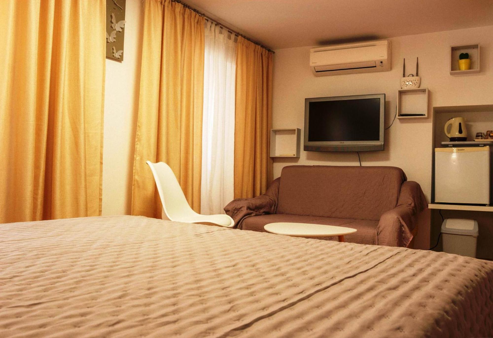 Augusta Apartment Rovigno Esterno foto