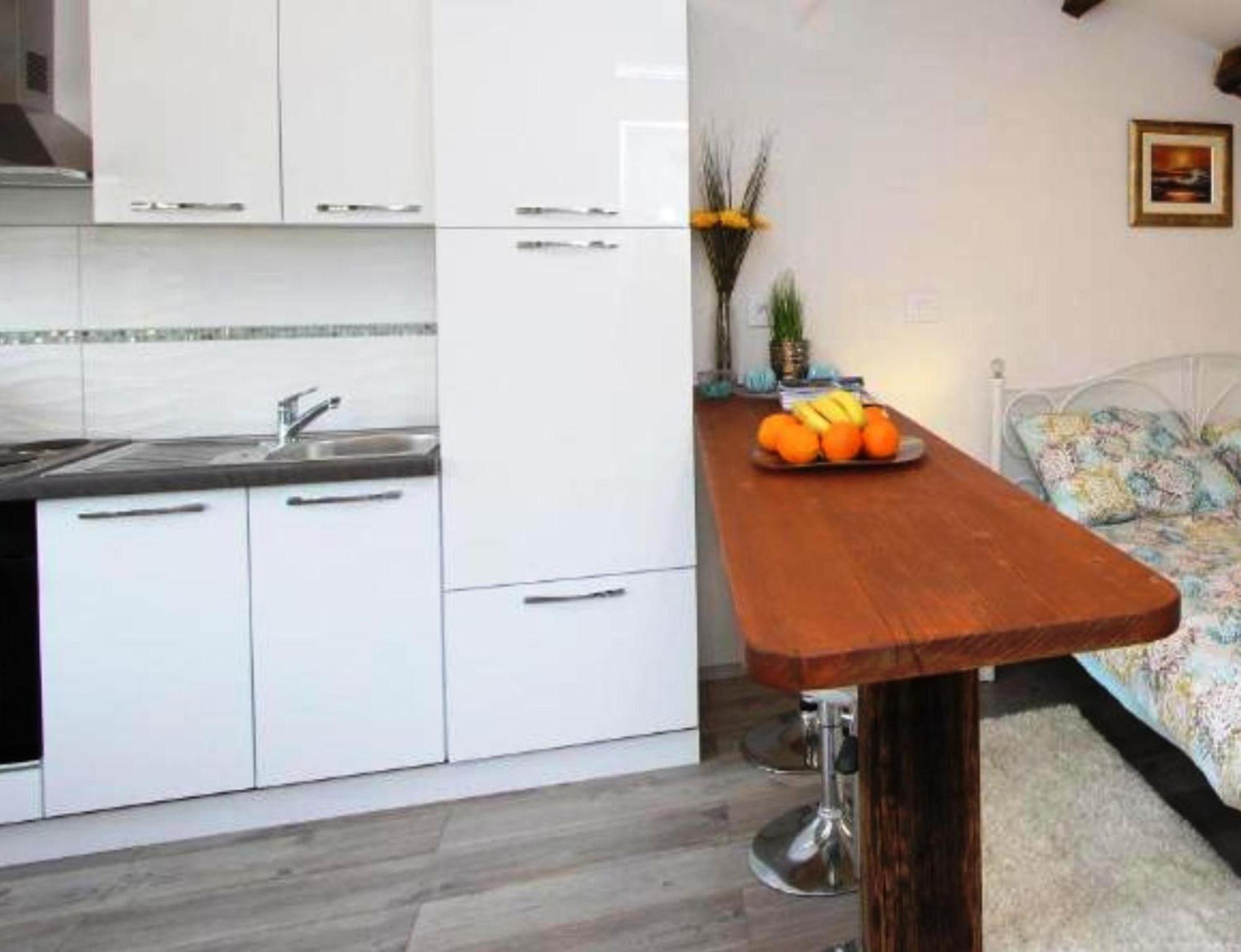 Augusta Apartment Rovigno Esterno foto