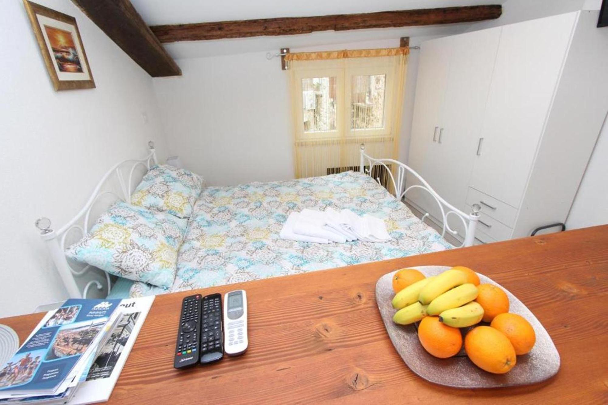 Augusta Apartment Rovigno Esterno foto