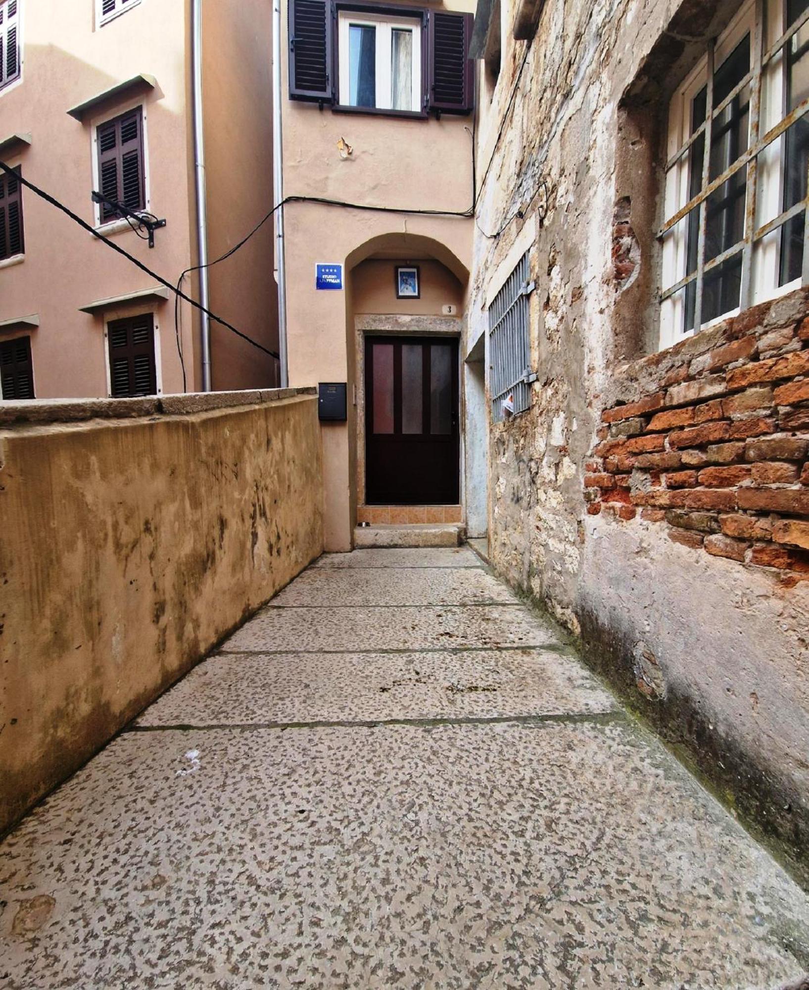 Augusta Apartment Rovigno Esterno foto