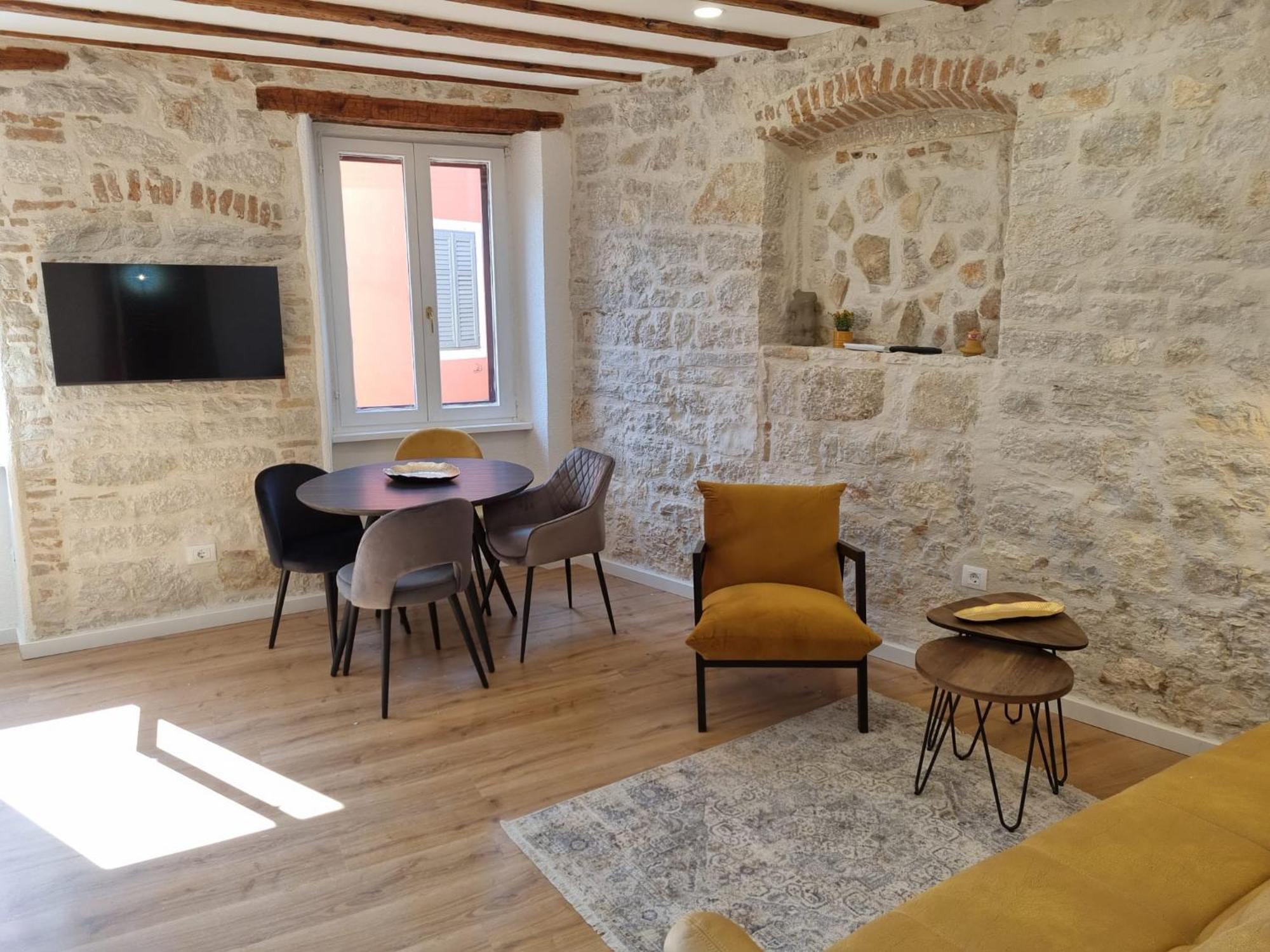 Augusta Apartment Rovigno Esterno foto